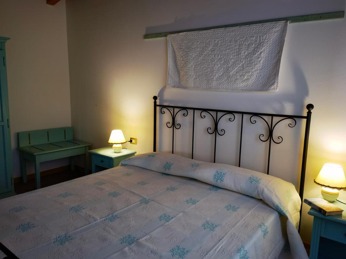 La Corte Degli Ulivi - Albergo Rurale Tresnuraghes Екстериор снимка