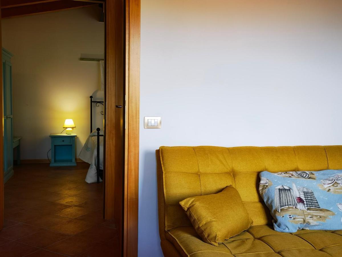 La Corte Degli Ulivi - Albergo Rurale Tresnuraghes Екстериор снимка