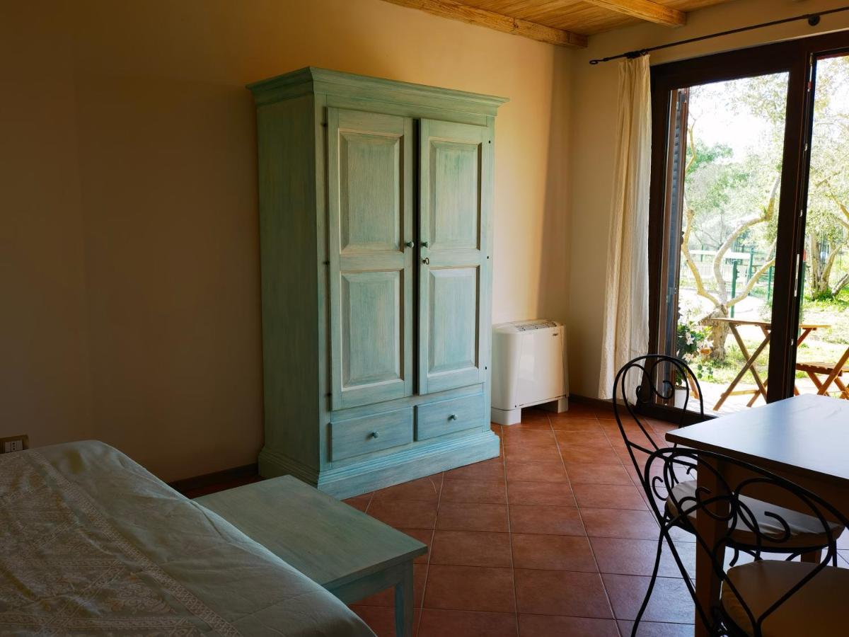 La Corte Degli Ulivi - Albergo Rurale Tresnuraghes Екстериор снимка